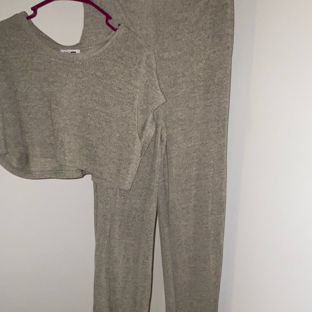 Two piece fashion nova set. Only worn once